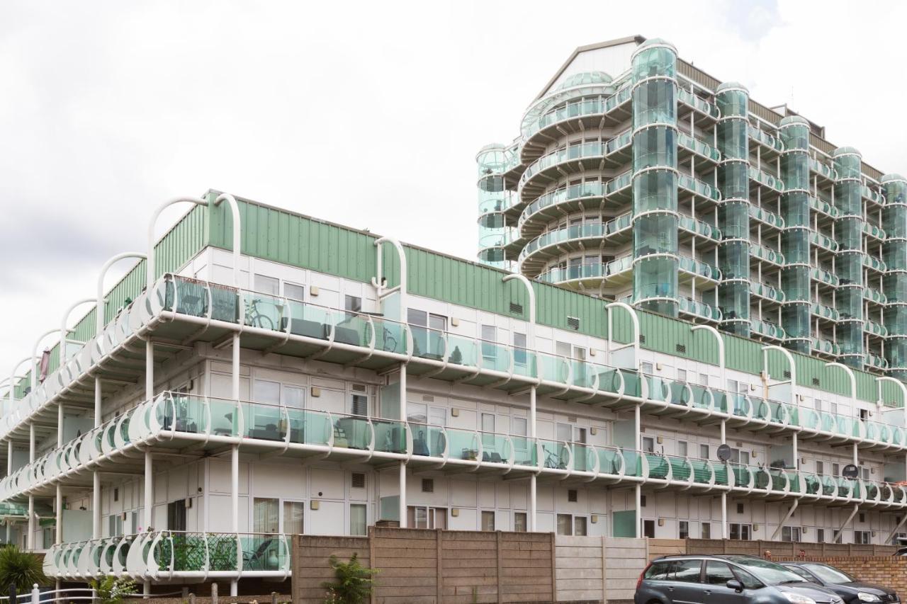 Skyvillion - Cozy Apartments In Enfield Town With Free Parking & Wifi Exterior foto
