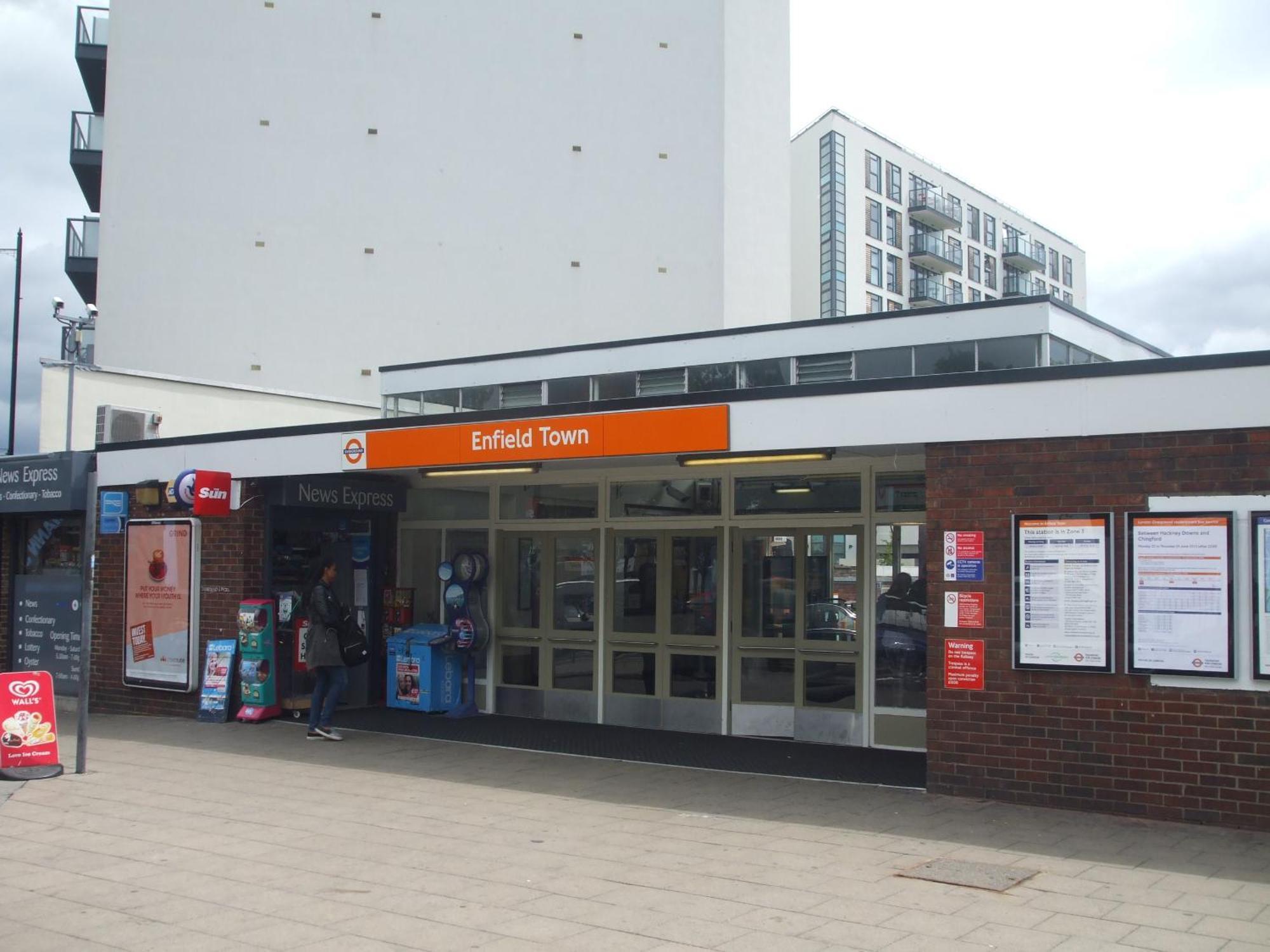 Skyvillion - Cozy Apartments In Enfield Town With Free Parking & Wifi Exterior foto