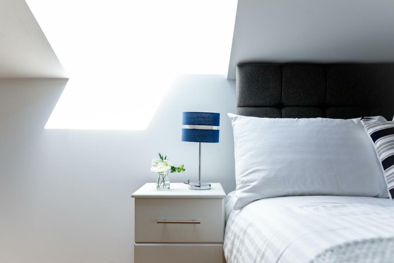 Skyvillion - Cozy Apartments In Enfield Town With Free Parking & Wifi Exterior foto