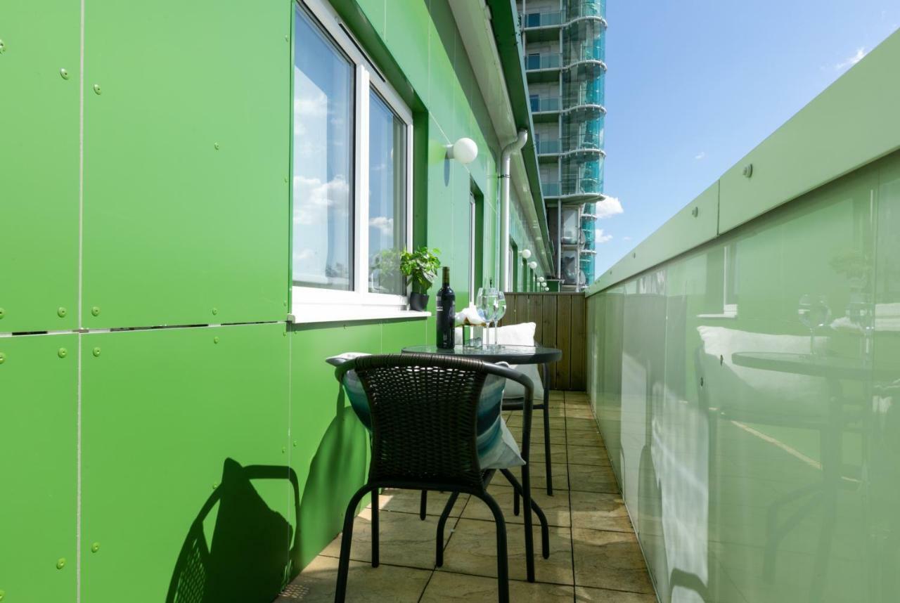Skyvillion - Cozy Apartments In Enfield Town With Free Parking & Wifi Exterior foto