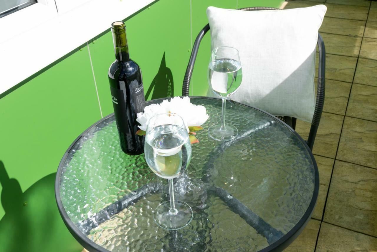 Skyvillion - Cozy Apartments In Enfield Town With Free Parking & Wifi Exterior foto